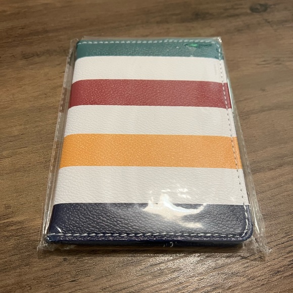 HBC Hudson’s Bay Stripes Passport Holder - Picture 5 of 6
